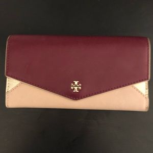 Tory Burch envelope wallet, great condition!